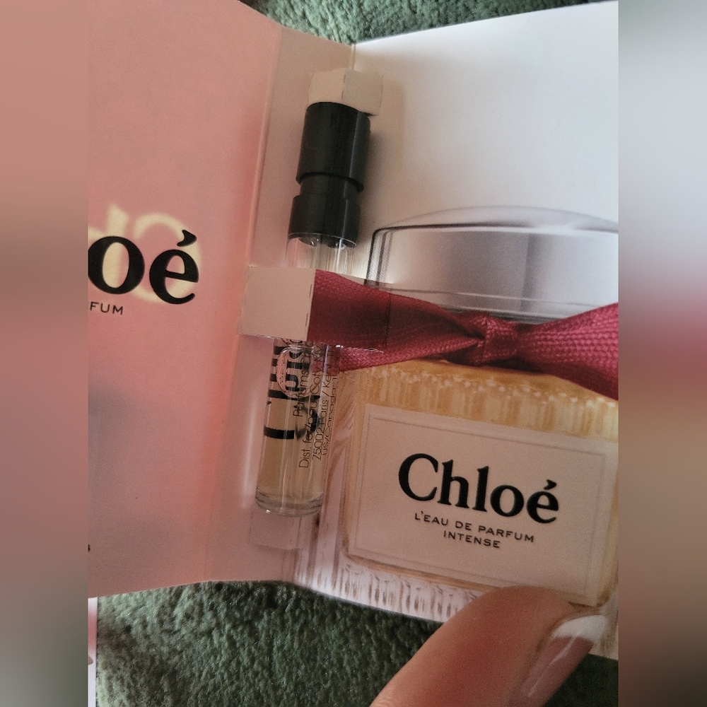 8 Assorted Parfume Samples - Picture 9 of 9